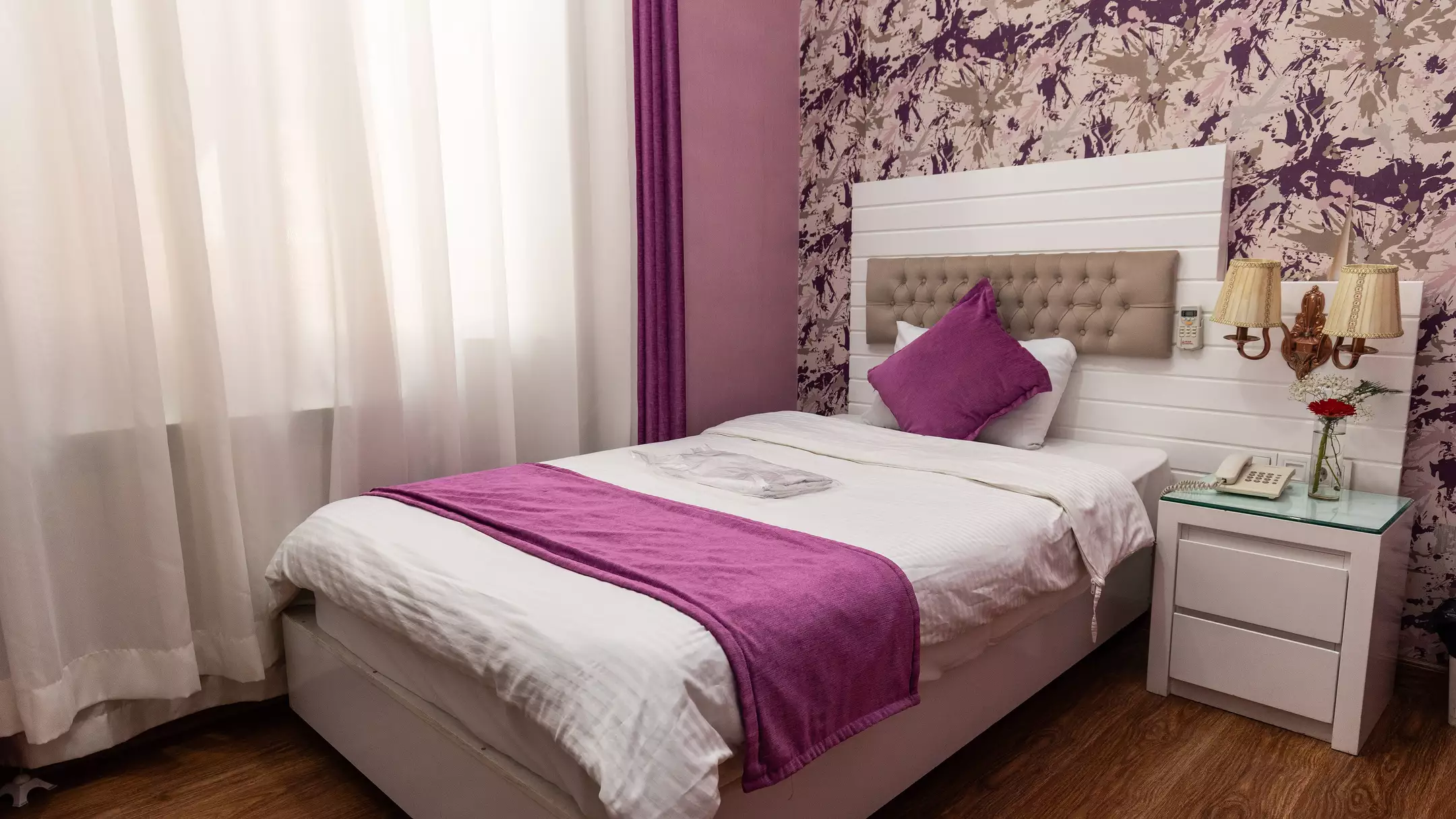 Alibaba https://cdn.alibaba.ir/ostorage/hotel-accommodation-images/674d847c10d0d5745be3d445_هتل ایرانیان - اتاق سینگل (1).webp